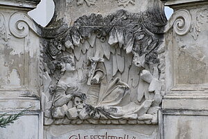 Enzersdorf an der Fischa, Pestsäule, 1721 errichtet, Relief mit hl. Rosalia