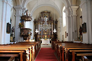 Hollenthon, Pfarrkirche Mariae Himmelfahrt, Blick in das Kircheninnere, Ausstattung Mitte 18. Jh.