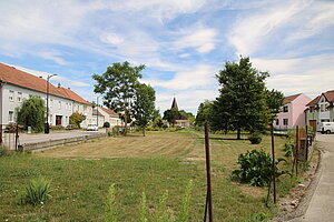 Aderklaa, Längsanger