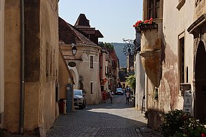 Dürnstein, Dürnstein Nr. 27, links ehem. Gerichtsgebäude, 1. Hälfte 16. Jh.