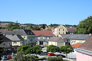 Groß-Siegharts, Blick auf den Dr. Rudolf Kraus-Platz