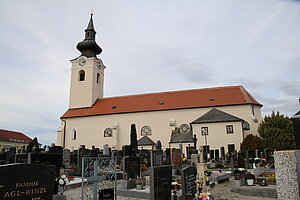 Sieghartskirchen, Pfarrkirche hl. Margareta, im Kern spätromanische, gotisch überbaute Saalkirche, im Inneren 1730-40 barockisiert