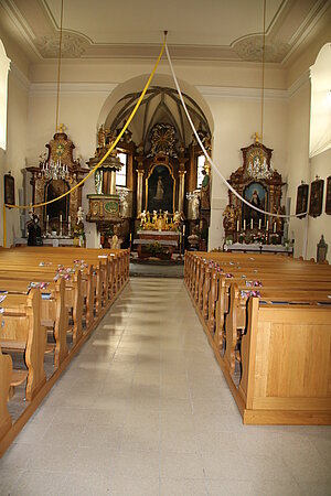 Heidenreichstein, Pfarrkirche hl. Margareta, Blick vom Hauptschiff in den Chor