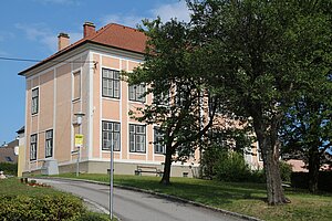 Hochwolkersdorf, ehem. Volksschule, 1887 errichtet
