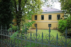 Leopoldsdorf im Marchfeld, ehemaliges Verwalterhaus des 1945 völlig zerstörten Schlosses