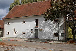 Laa an der Thaya, Pfarrschüttkasten, ehem. Benefiziatenhaus