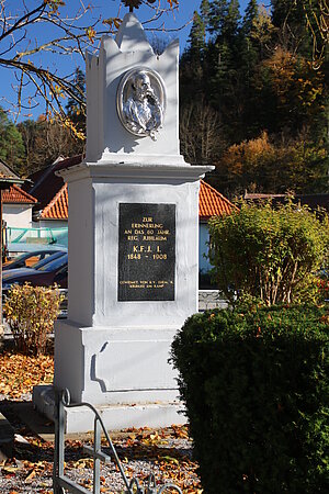 Krumau am Kamp, Hauptplatz, Denkmal für Kaiser Franz Joseph I., 1908