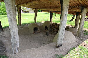 Asparn an der Zaya, MAMUZ - Schloss Asparn/ Zaya, Bauten im Freigelände - Brotbackhütte