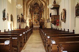 Stronsdorf, Pfarrkirche Mariae Himmelfahrt, Kircheninneres, barockes Langhaus und gotischer Chor