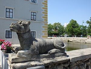 Kottingbrunn, spätromanische Wasserburg, Umbau in Renaissanceschloss im 16. Jh.