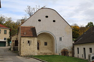 Mistelbach, Barnabitengasse Nr. 8: Benefiziatenhaus, Stiftung von 1419