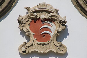 Angern an der March, Schulgasse 2, Volksschule, Wappen Kinsky, 1771 bezeichnet