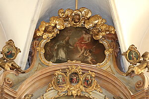 Weitersfeld, Pfarrkirche hl. Martin, Detail des Rokoko-Hochaltars, Oberbild mit hl. Martin vor Christus kniend