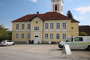 Gottsdorf, Volksschule, 1830 errichtet, 1888 erweitert
