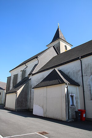 Martinsberg, Pfarrkirche hl. Martin, romanischer Bau mit gotischem Turm, barockisiert