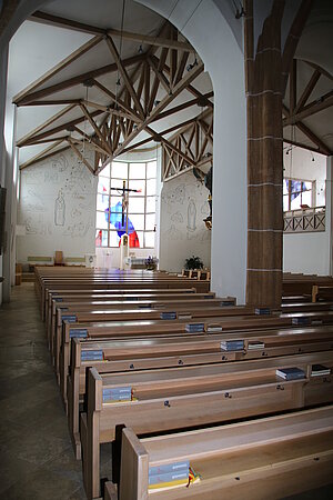 Neumarkt an der Ybbs, Pfarrkirche hl. Nikolaus, Blick in den Anbau von 1990-02 nach Plänen von Wilhelm Zotti errichtet