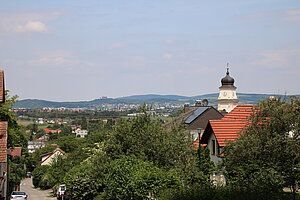 Blick über den Ort Bisamberg