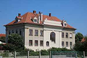 Bad Erlach, Fabriksgasse Nr. 4, mächtiger Bau von 1874