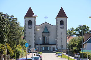 Gmünd II, Pfarrkirche hl. Herz Jesu, am Südrand der Rasterverbauung, 1950-53 nach Plänen von Josef Friedl