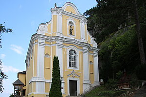 Pitten, Bergkirche, Pfarrkirche hl. Georg, barocke Wandpfeilerkirche von 1732