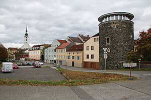 Pöchlarn, Blick  die Donaulände entlang Richtung Zentrum