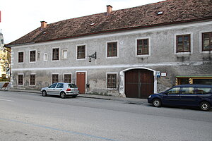 Pottenstein, Hauptplatz Nr. 6, Gasthof Zum Goldenen Hirschen - Sterbehaus von Ferdinand Raimund