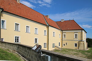 Hausleiten, Pfarrhof, 3. Viertel 18. Jh. errichtet