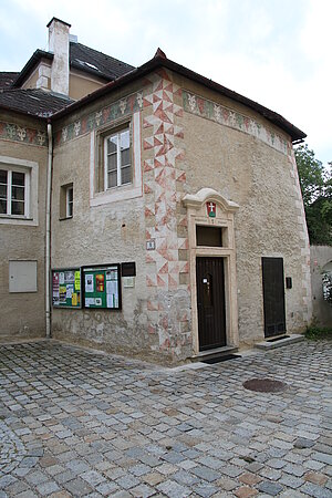 Mautern an der Donau, Pfarrhof, Renaissancefassade aus dem 1. Viertel des 16. Jahrhunderts