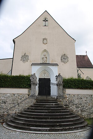 Allentsteig, Aufgang zur Pfarrkirche