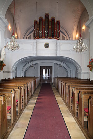 Blindenmarkt, Pfarrkirche hl. Anna, Blick gegen die Orgenempore