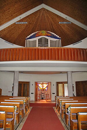 Grimmenstein, Filialkirche hl. Josef der Arbeiter, Blick gegen die Orgelempore