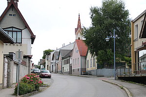 Markt Piesting, BLick in die Wöllersdorfer Straße