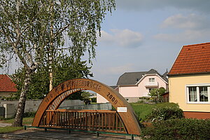 Rückersdorf, Brücke der Generationen, 2006 errichtet