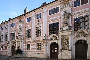 St. Pölten, Linzerstrßae 9-11, Institut der Englischen Fräulein, Kernbau 1715-17 vermutlich nach Plänen von Jakob Prandtauer errichtet