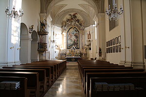 Mailberg, Schloss- und Pfarrkirche hl. Johannes der Täufer, Hallenkirche des 13. Jh.s, 1609 barockisiert