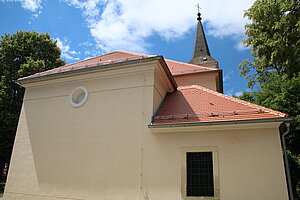 Neusiedl an der Zaya, Pfarrkirche hll. Petrus und Paulus, barocker Bau von 1740, Um- und erweiterungsbau 1844