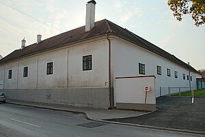 Großschweinbarth, Meierhof des Schlosses, Emde 18. Jh.