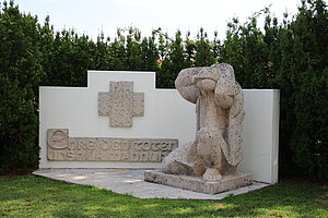 Enzesfeld, Kriegerdenkmal bei Bürgerspitalkirche