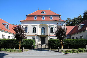 Schloss Gutenbrunn, frühklassizistischer Bau, 1771-85 durch Josef von Fürnberg errichtet