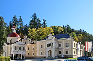 Neubruck, Ensemble von Töpperkapelle und Töpper Schloss