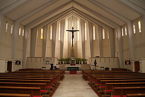 Prinzersdorf, Pfarrkirche Hl. Familie, 1961-66 nach Plänen von Julius Bergmann in Skelettbauweise errichtet