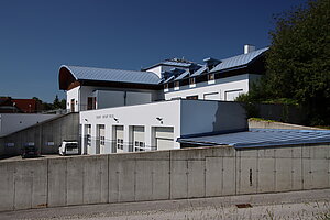 Hofamt Priel, Gemeindezentrum