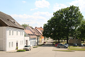 Sitzendorf an der Schmida, rechteckiger Marktplatz, um 1230 angelegt