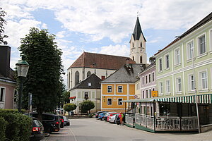 Steinakirchen am Forst, Blick Richtung Pfarrkirche