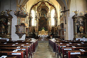 Strengberg, Pfarrkirche Mariae Himmelfahrt, Blick in das nach dem Brand von 1507 errichtete Langhaus