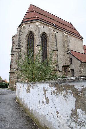Pillichsdorf, Pfarrkirche hl. Martin, Blick auf den spätgotischen Chor, Anfang 15. Jh.
