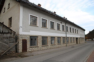 Weißenbach an der Triesting, ehem. Leonische Fabrik, Fabriksgebäude in der Further Straße, 3. Viertel 19. Jh.