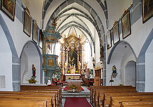 Rastenfeld, Pfarrkirche Mariae Himmelfahrt, Blick Richtung Hochaltar