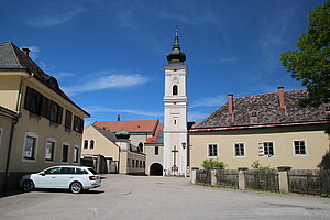 Furth, Pfarrkirche hl. Wolfgang, frühbarockes Langhaus, 1614-18, Turm 1618 begonnen, Zwiebelhelm 1719