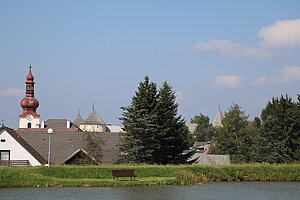 Ottenschlag, Blick zu Schloss und Pfarrkirche